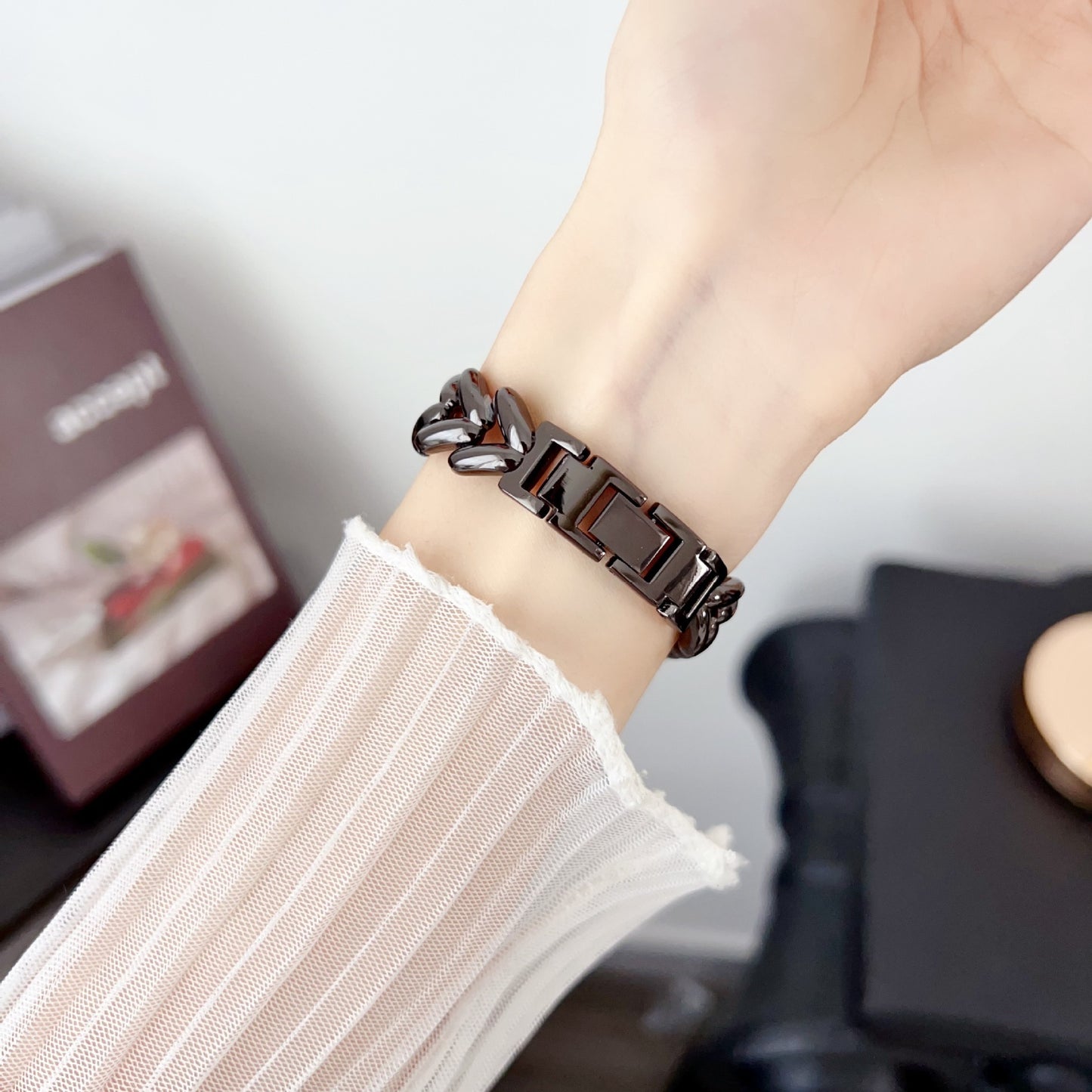 Slim Waist V-Link Metal Watch Band